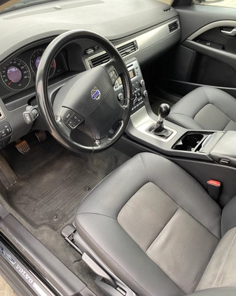 Volvo V70 cena 24700 przebieg: 213600, rok produkcji 2008 z Kraków małe 326